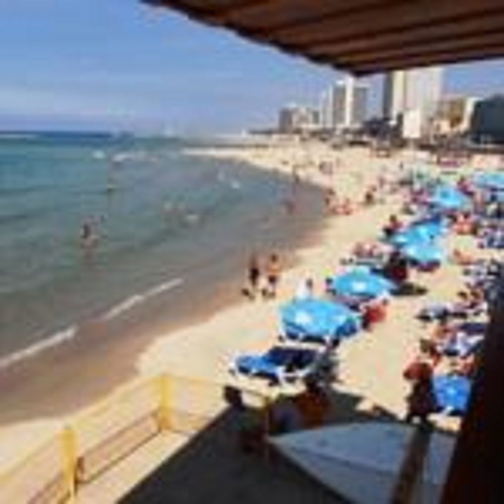 Beachfront Hostel Tel Aviv Exterior photo