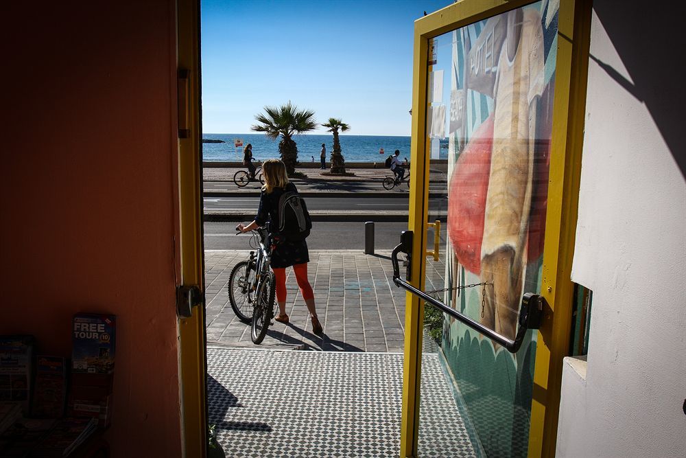 Beachfront Hostel Tel Aviv Exterior photo