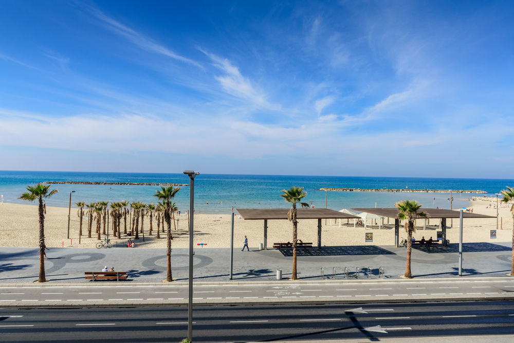 Beachfront Hostel Tel Aviv Exterior photo