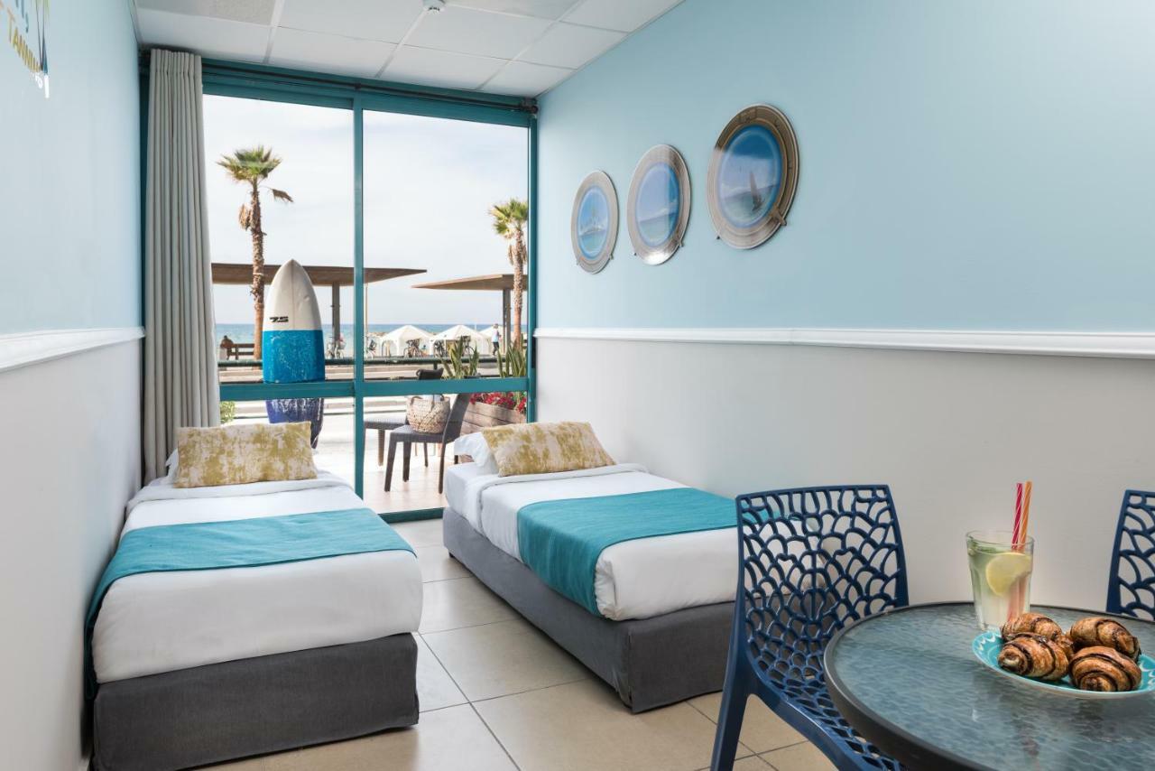 Beachfront Hostel Tel Aviv Exterior photo